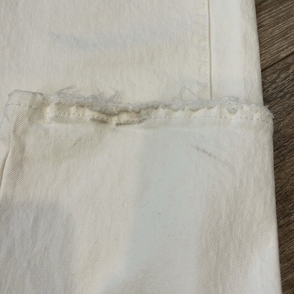 Universal Thread White Jeans Size 4 - Picture 3 of 5